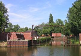 Wojskowy port przeładunkowy paliw płynnych we Wrocławiu