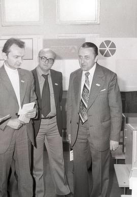 Goście na otwarciu wystawy sprzętu - jubileusz 25-lecia Polaru